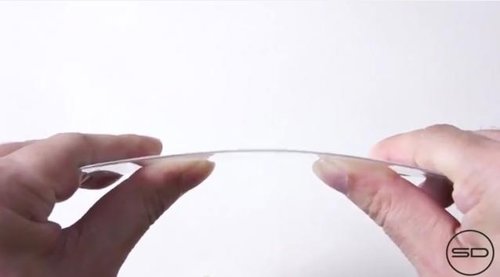 Un vídeo del iPhone 6 muestra la flexibilidad de su pantalla