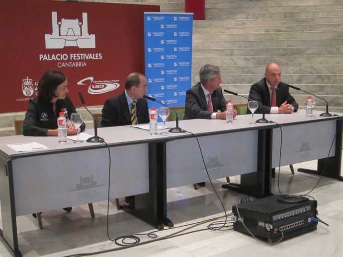 Rueda de prensa sobre el plan 'Nadar es vida'