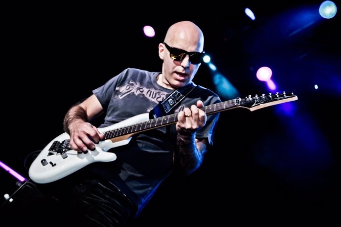 Joe Satriani en una de sus actuaciones