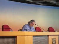 Ángel Pérez defiende primarias en "igualdad de condiciones ante los medios" para evitar "castas mediáticas"