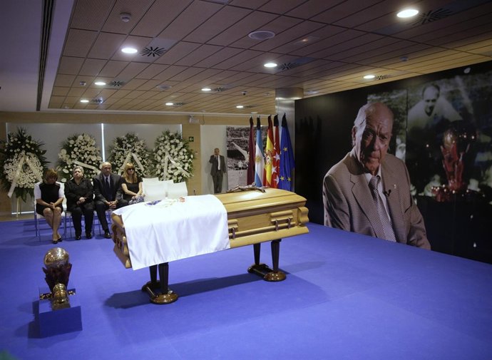 Capilla ardiente de Alfredo di Stéfano en el Santiago Bernabéu
