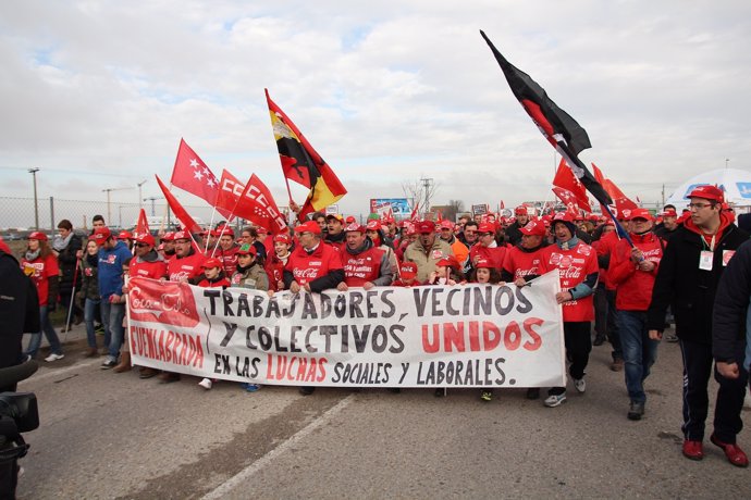 Manifestación de trabajadores de Coca-Cola en Fuenlabrada