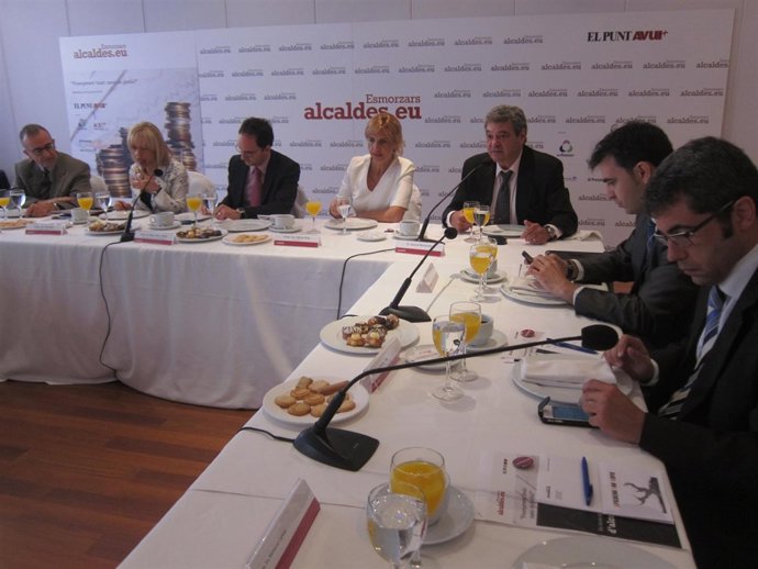 Debate sobre financiación local con alcaldes