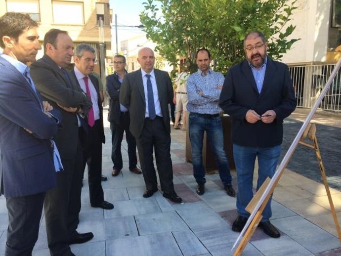 Sanz, durante su visita a Rincón de Soto