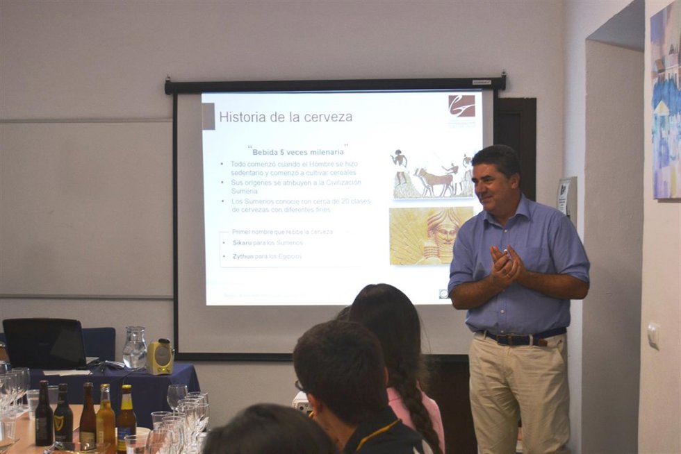 Miembro de la Escuela de hostelería Gambrinus, Juan Ramón Cortés