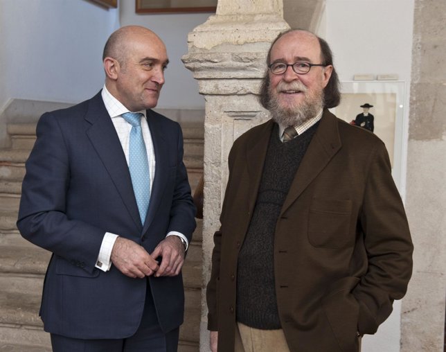 El presidente de la Diputación, Jesús Julio Carnero, junto a Joaquín Diaz