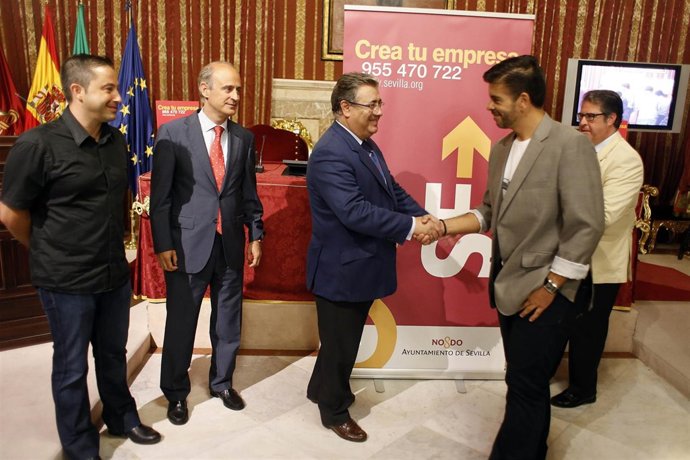 Zoido recibe a las emrpesas de Acelera Sevilla