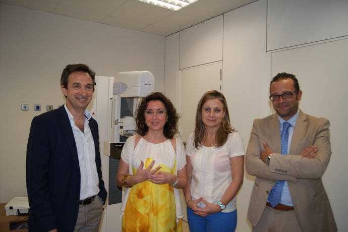Raya, Baena, Alvarez y Cosano visitan la unidad de mama del Castilla del Pino