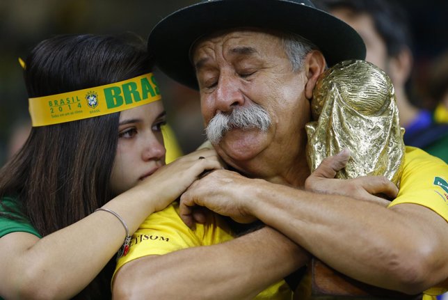 La afición brasileña llora la eliminación