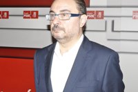 Lambán (PSOE) dice que la "larga permanencia" en un cargo "acaba siendo un problema más que una solución"