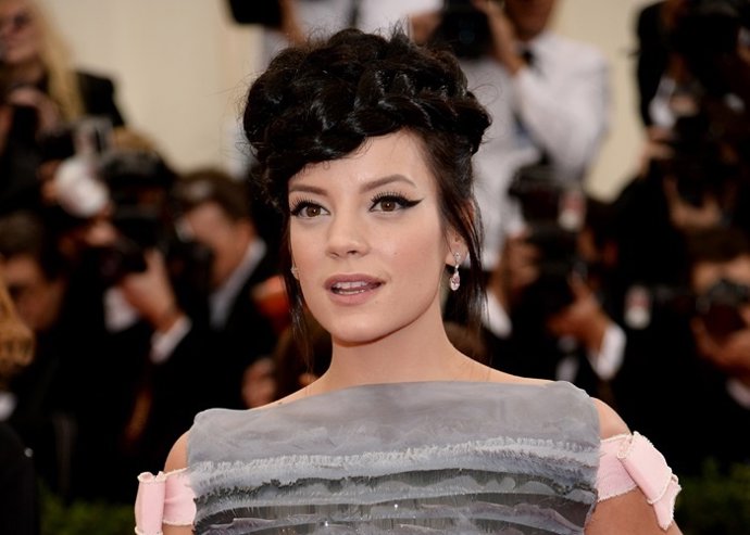 Ethel, hija Lily Allen, a punto de morir por sufrir laringomalacia