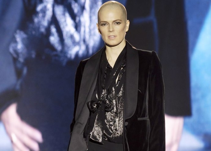 Bimba Bosé pisa más fuerte que nunca en la pasarela