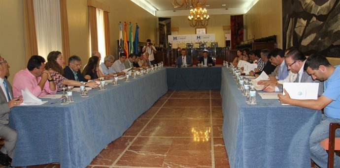 Acuerdo entre la Diputación y 27 ayuntamientpos. 