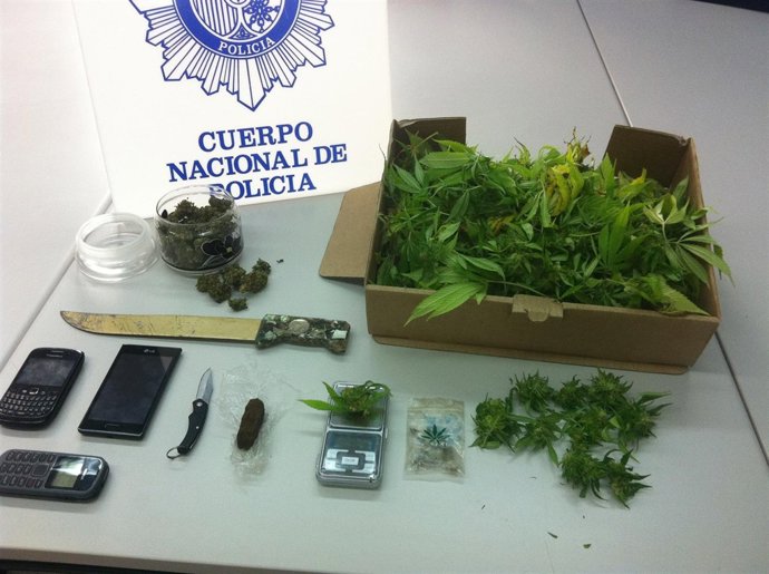 Droga y efectos intervenidos en Estepona