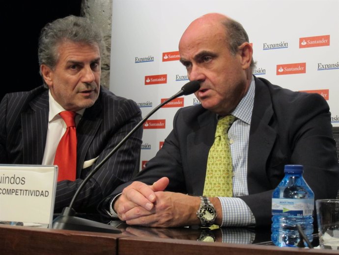 E.García Candelas (dtor gral Banco Santander) y el ministro L.De Guindos.