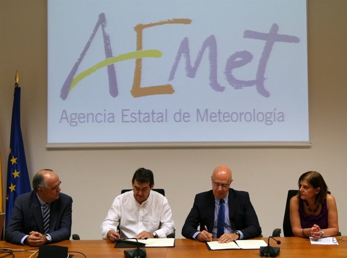Firma del convenio entre la AEMET y la RFEV