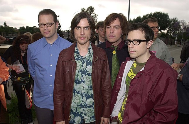 Pat Wilson, Brian Bell, Mikey Welsh Y Rivers Cuomo De Weezer, En 2001