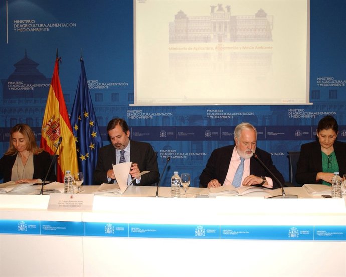 Arias Cañete durante el Consejo Nacional del Clima en el Ministerio de Medio Amb