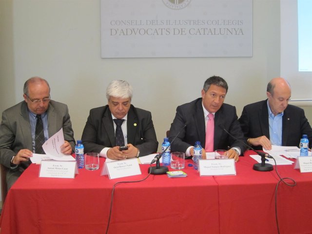 El pte.Cicac M.Sàmper, el decano Icab O.Rusca, A.Molas y M.Rodríguez 