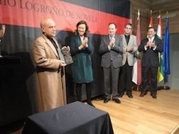 Jesus Ferrero recibe el Premio Logroño de Novela en 2013