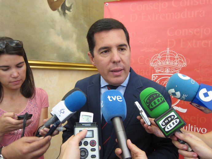 Pedro Tomás Nevado-Batalla