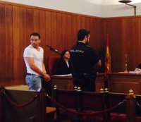 Condenado a siete años y medio de cárcel por intentar matar a su mujer con un cuchillo de cocina