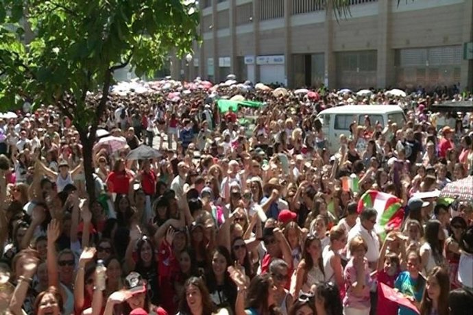 Fans de one direction en el Vicente Calderón