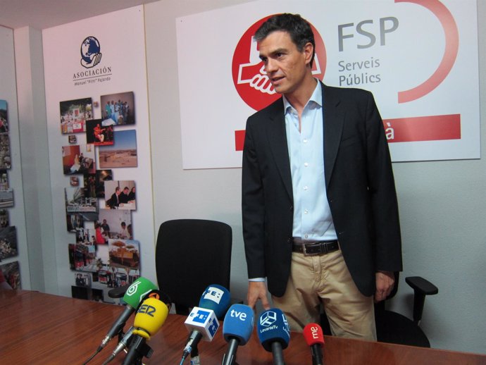Pedro Sánchez durante una rueda de prensa en Valencia