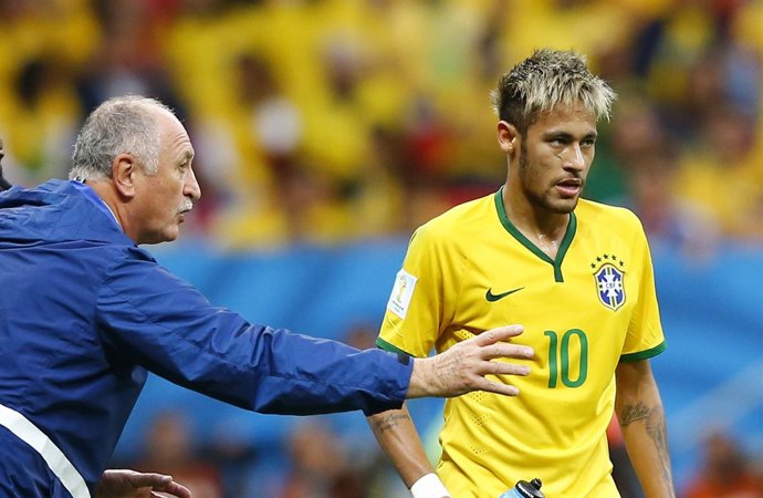 Luiz Felipe Scolari con Neymar durante el Mundial