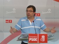 Vara reclama que Checa dimita o sea cesado por Monago