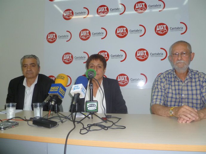 Rueda de prensa de CCOO, UGT y USO sobre la huelga general de Torrelavega