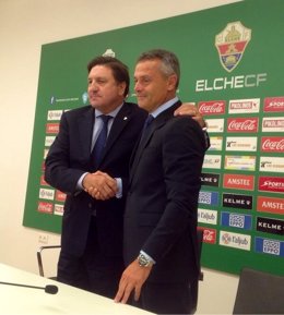 José Sepulcre y Fran Escribá en la renovación del técnico hasta 2017