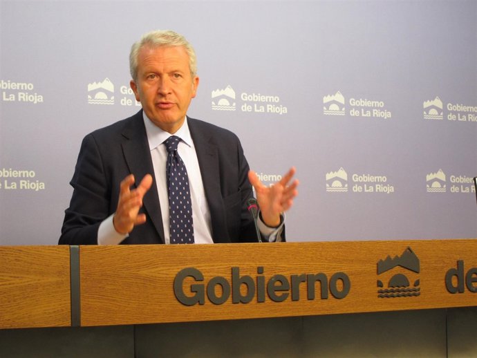 El portavoz del Gobierno riojano, Emilio del Río, informa del Consejo 
