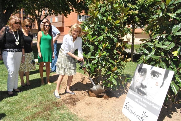 Homanaje a Blanco en Albacete