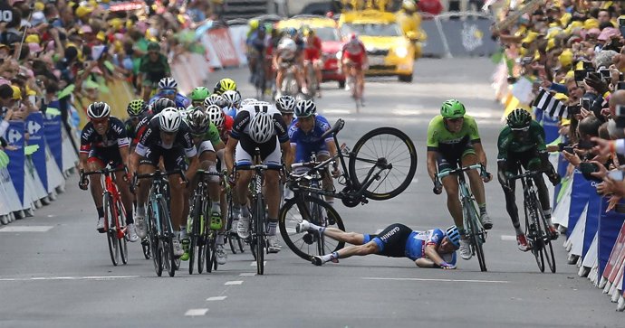 Talansky se cae al suelo en la séptima etapa del Tour