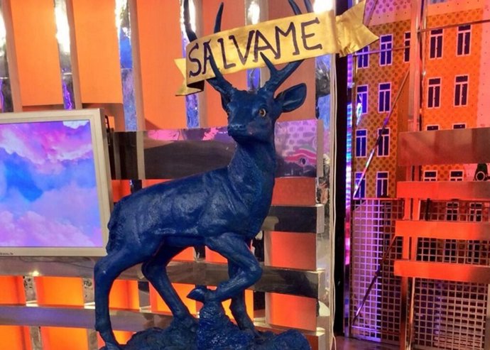 El ciervo, el símbolo de los cinco años de éxito de Sálvame