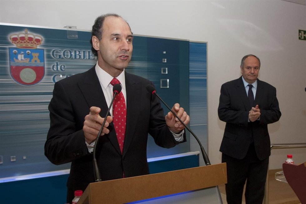 Ignacio Diego y el consejero de Medio Ambiente, Javier Fernández