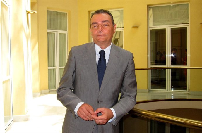 El presidente de la CEV, Salvador Navarro, tras la entrevista.