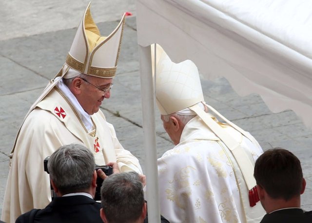 Ppa Francisco y Benedicto XVI