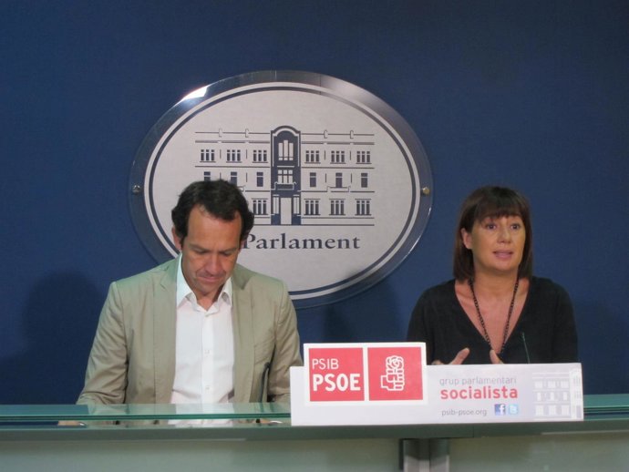 Francina Armengol y Marc Pons en rueda de prensa