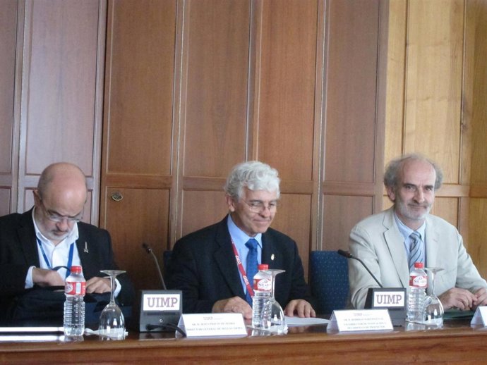 El director general de Bellas Artes con Lasheras en la UIMP