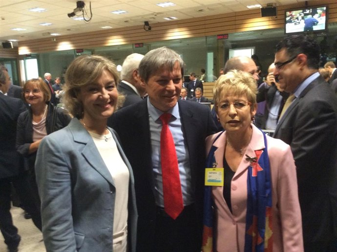 Isabel García Tejerina, Dacian Ciolos y Elena Víboras.