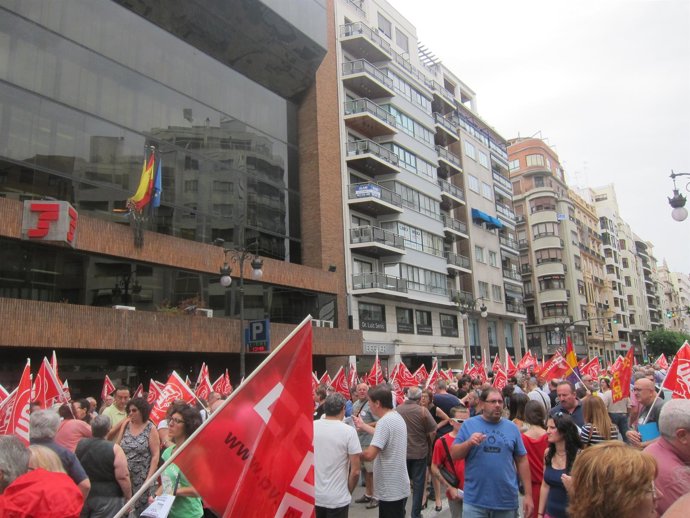 Representantes de sindicatos en la concentración