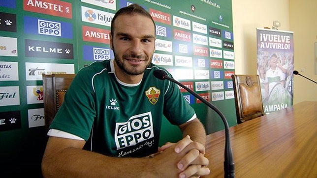 El futbolista del Elche David Lombán