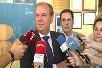 Monago desea "éxito" a Pedro Sánchez, al que no ha "escuchado hablar de programas ni de un modelo para España"