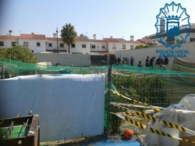 Fiesta ilegal con drogas en barriada guadalmar malaga