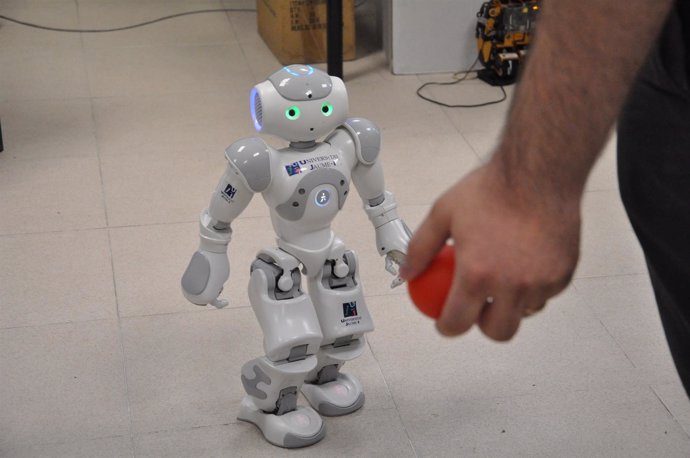 Robot para mejoar la comunicación con austistas 
