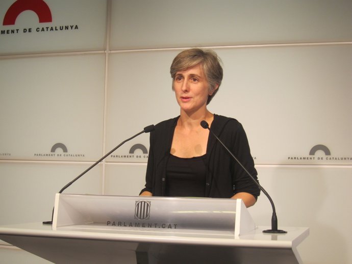 La portavoz de ICV-EUiA, Dolors Camats, en rueda de prensa