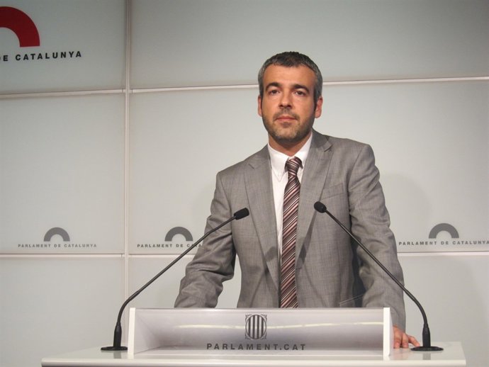 El portavoz del PSC en el Parlament, Maurici Lucena, en rueda de prensa