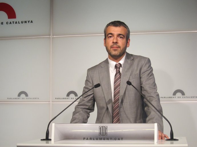 El portavoz del PSC en el Parlament, Maurici Lucena, en rueda de prensa
